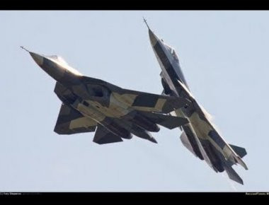 Τα μαχητικά Sukhoi από το Su-27 στο PAK FA 50 (βίντεο)